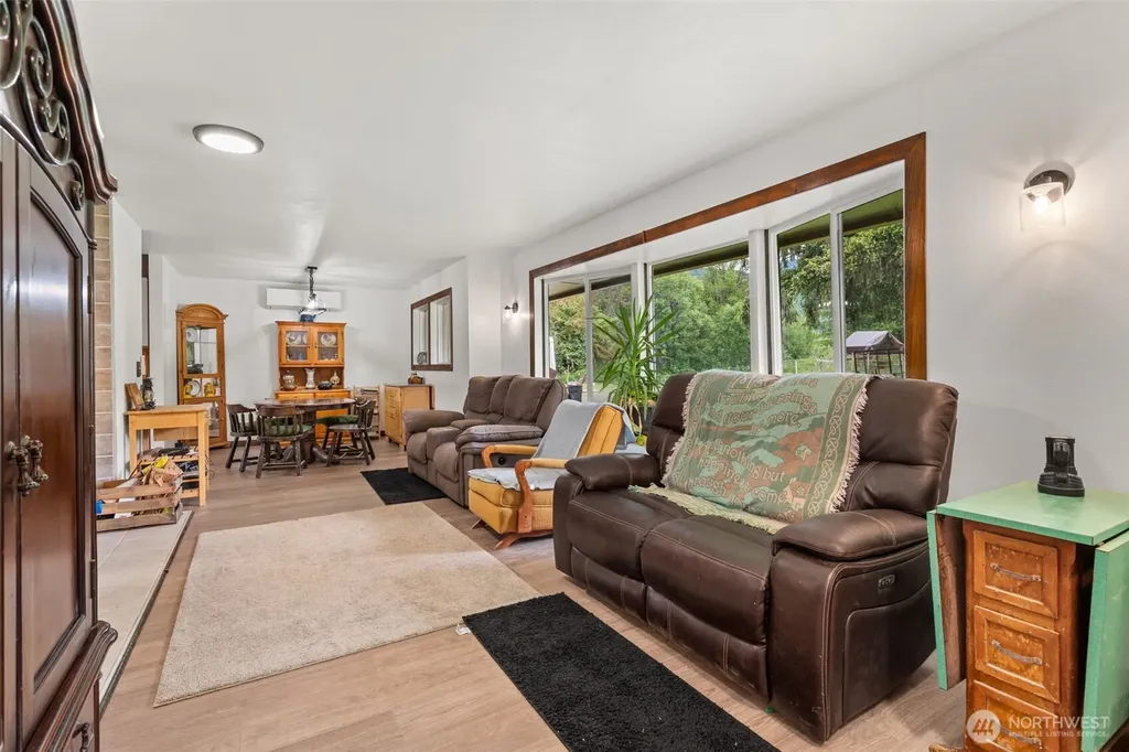 8178 Us Highway 12 Glenoma WA 98336