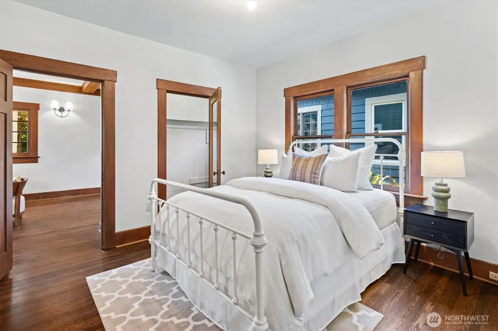 4754 4th Avenue NE Seattle WA 98105