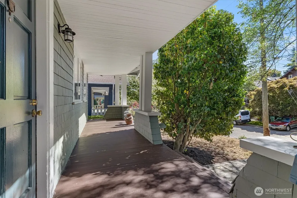 4754 4th Avenue NE Seattle WA 98105