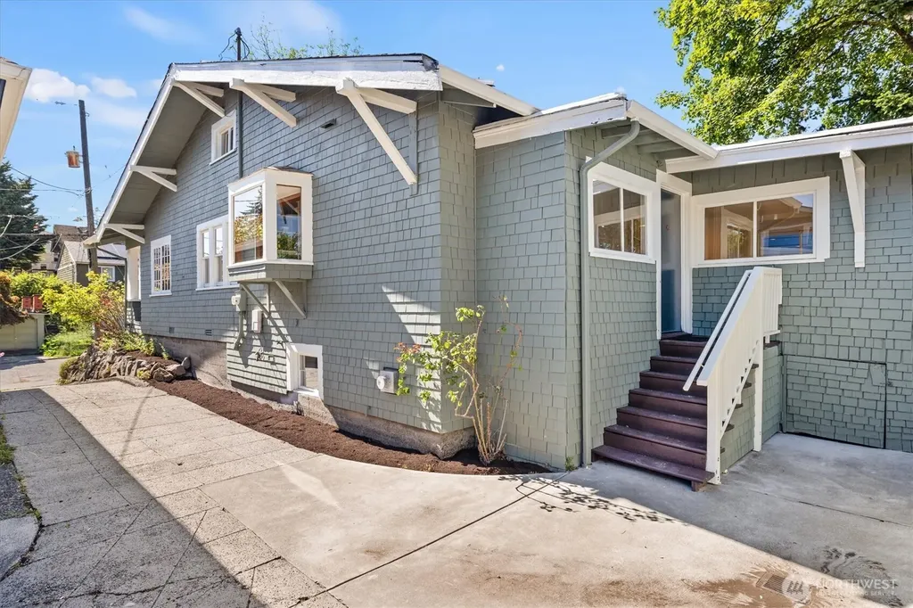 4754 4th Avenue NE Seattle WA 98105
