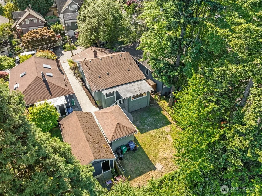 4754 4th Avenue NE Seattle WA 98105