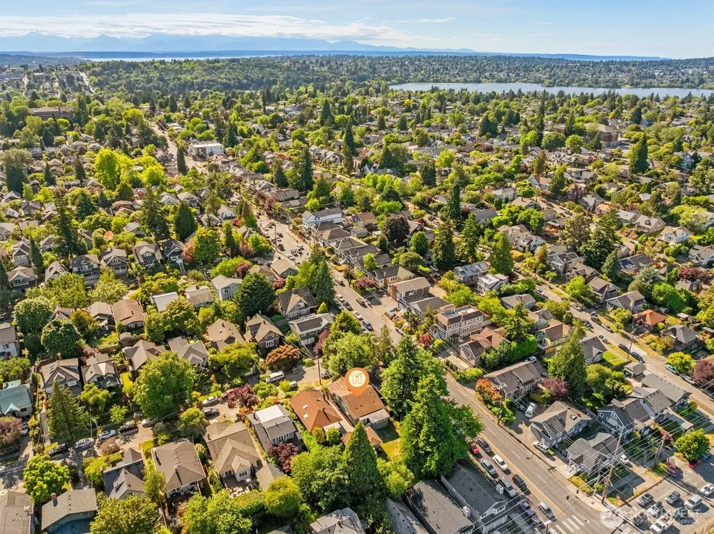 4754 4th Avenue NE Seattle WA 98105