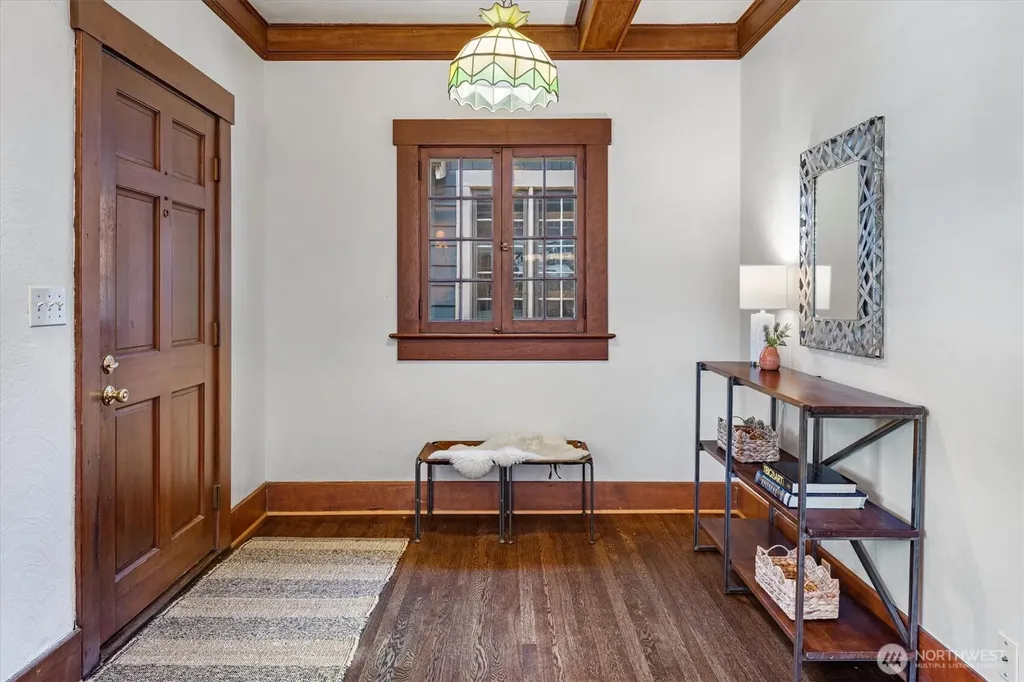 4754 4th Avenue NE Seattle WA 98105