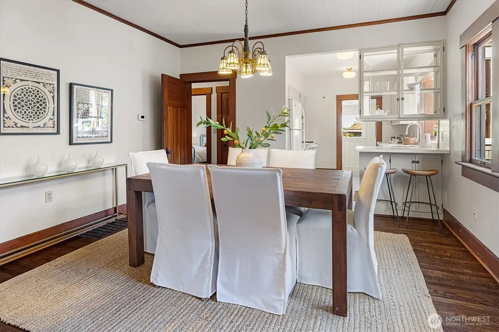 4754 4th Avenue NE Seattle WA 98105