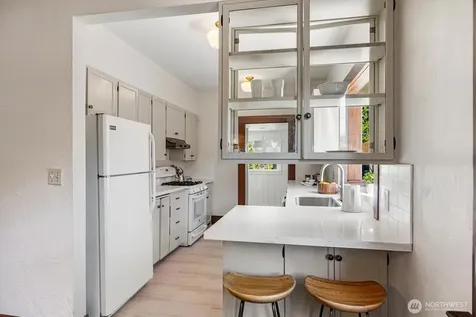 4754 4th Avenue NE Seattle WA 98105