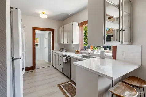 4754 4th Avenue NE Seattle WA 98105