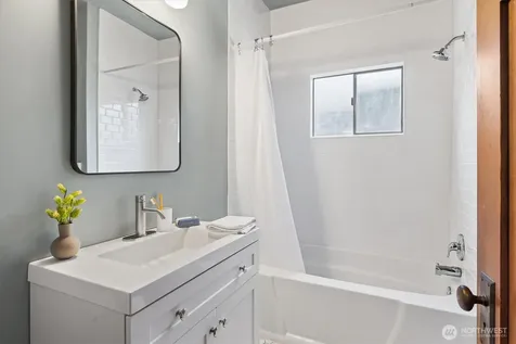 4754 4th Avenue NE Seattle WA 98105