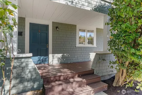 4754 4th Avenue NE Seattle WA 98105