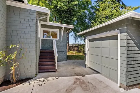4754 4th Avenue NE Seattle WA 98105