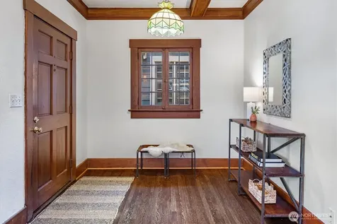 4754 4th Avenue NE Seattle WA 98105