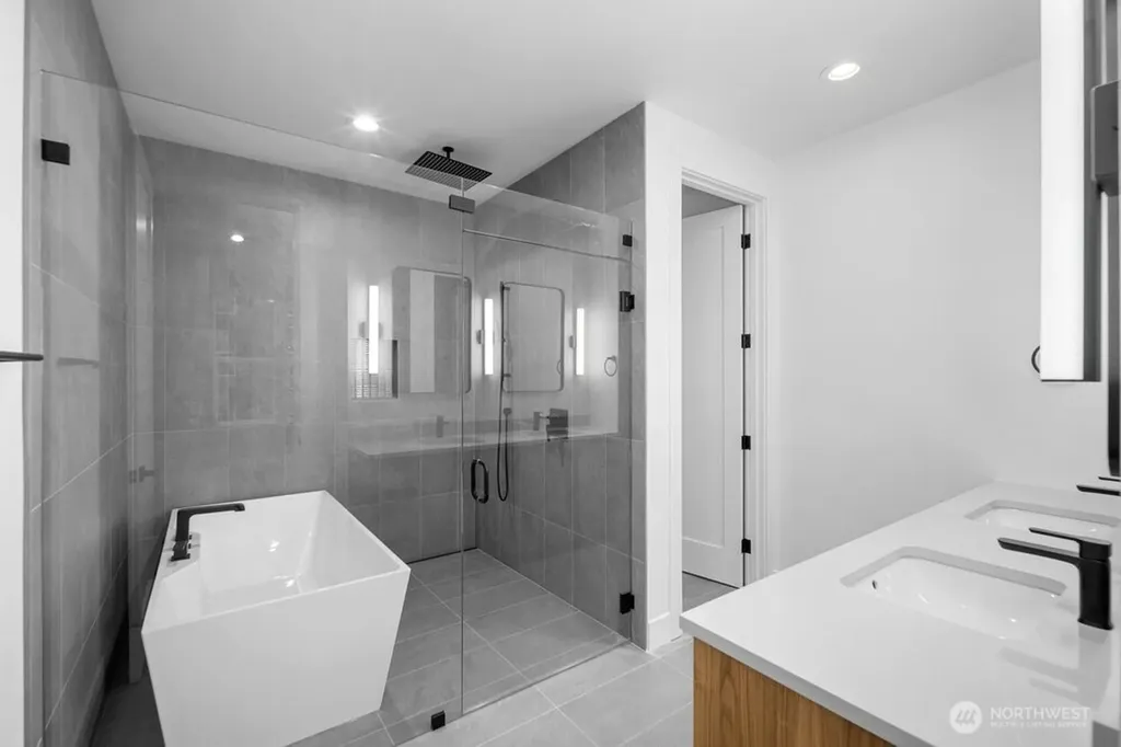 697 NW Locust St (Homesite #8) Issaquah WA 98027