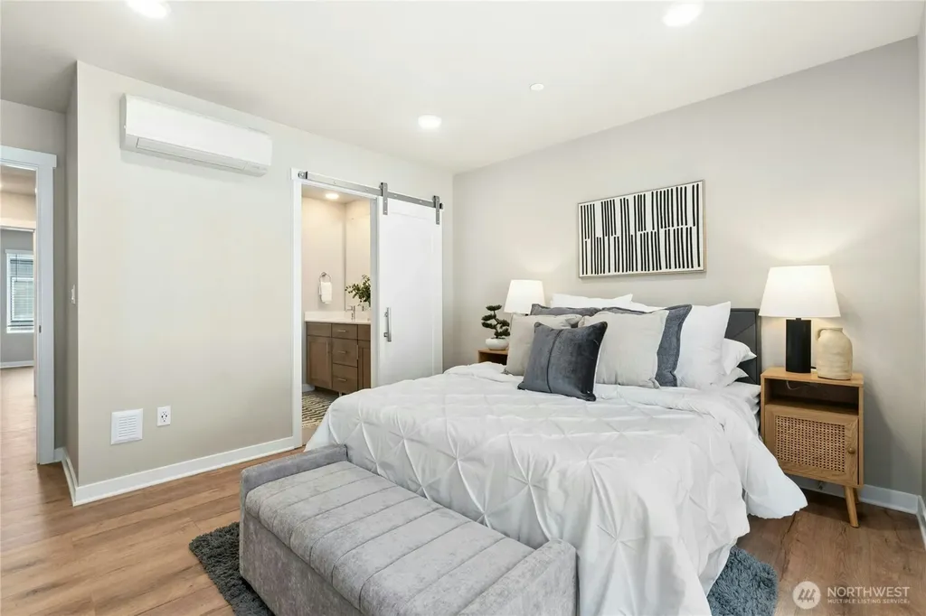 13730 Manor Way Lynnwood WA 98087
