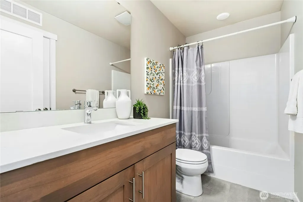 13730 Manor Way Lynnwood WA 98087