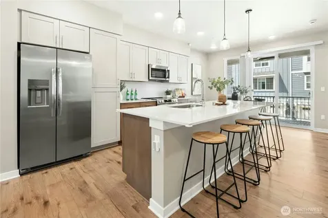 13730 Manor Way Lynnwood WA 98087
