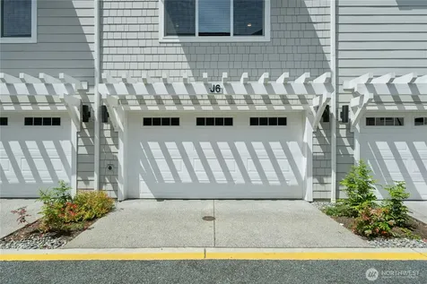 13730 Manor Way Lynnwood WA 98087