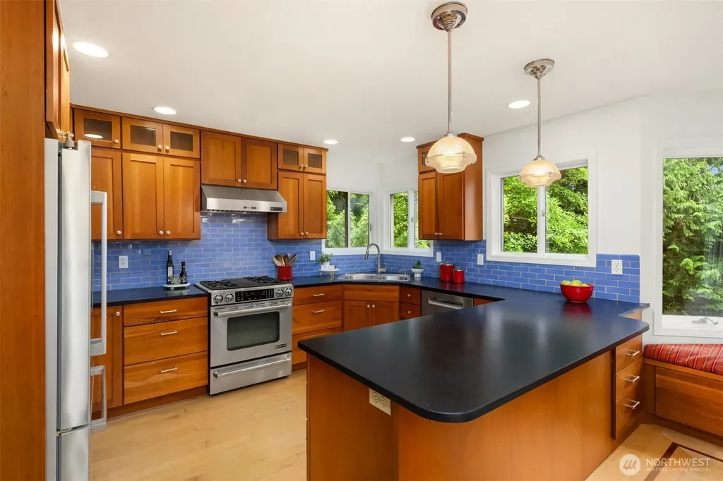 7045 NE Baker Hill Road Bainbridge Island WA 98110