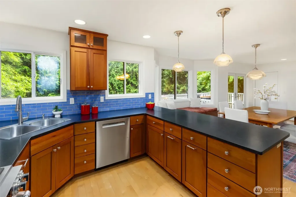 7045 NE Baker Hill Road Bainbridge Island WA 98110