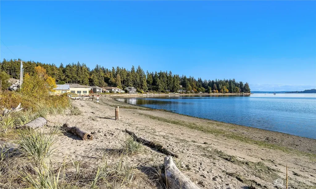 7045 NE Baker Hill Road Bainbridge Island WA 98110