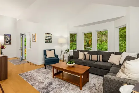7045 NE Baker Hill Road Bainbridge Island WA 98110