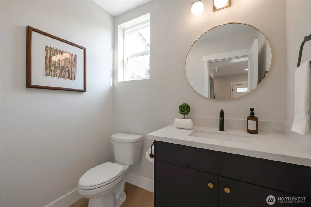 1605 SW Kenyon Street Seattle WA 98106