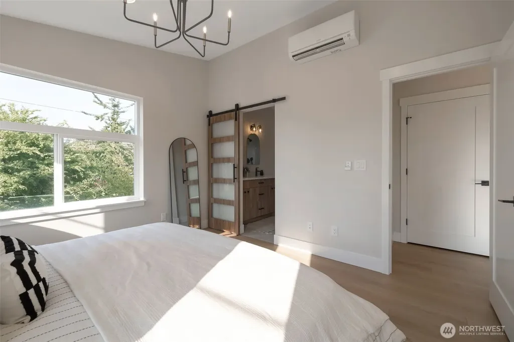 1605 SW Kenyon Street Seattle WA 98106