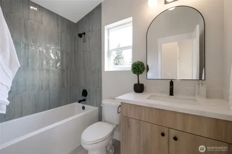 1605 SW Kenyon Street Seattle WA 98106