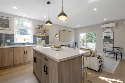 1605 SW Kenyon Street Seattle WA 98106