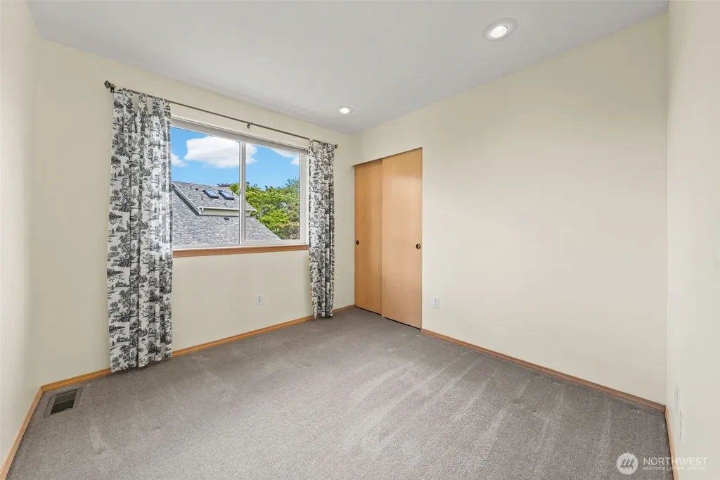 14034 SE 237th Place Kent WA 98042