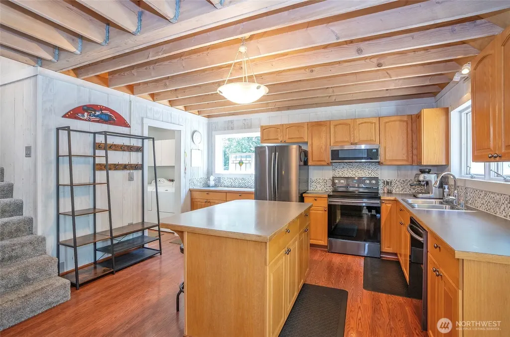 9393 Phillips Road SE Port Orchard WA 98367