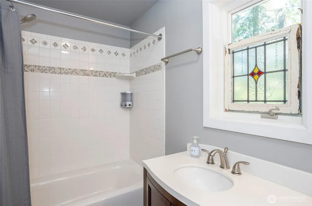 9393 Phillips Road SE Port Orchard WA 98367