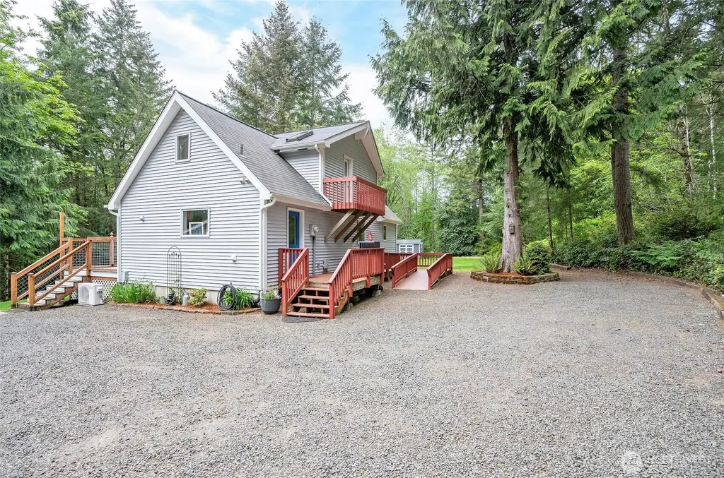 9393 Phillips Road SE Port Orchard WA 98367