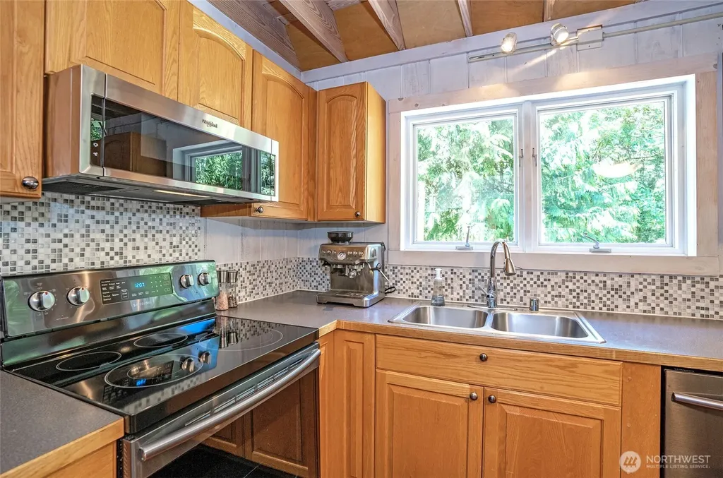 9393 Phillips Road SE Port Orchard WA 98367