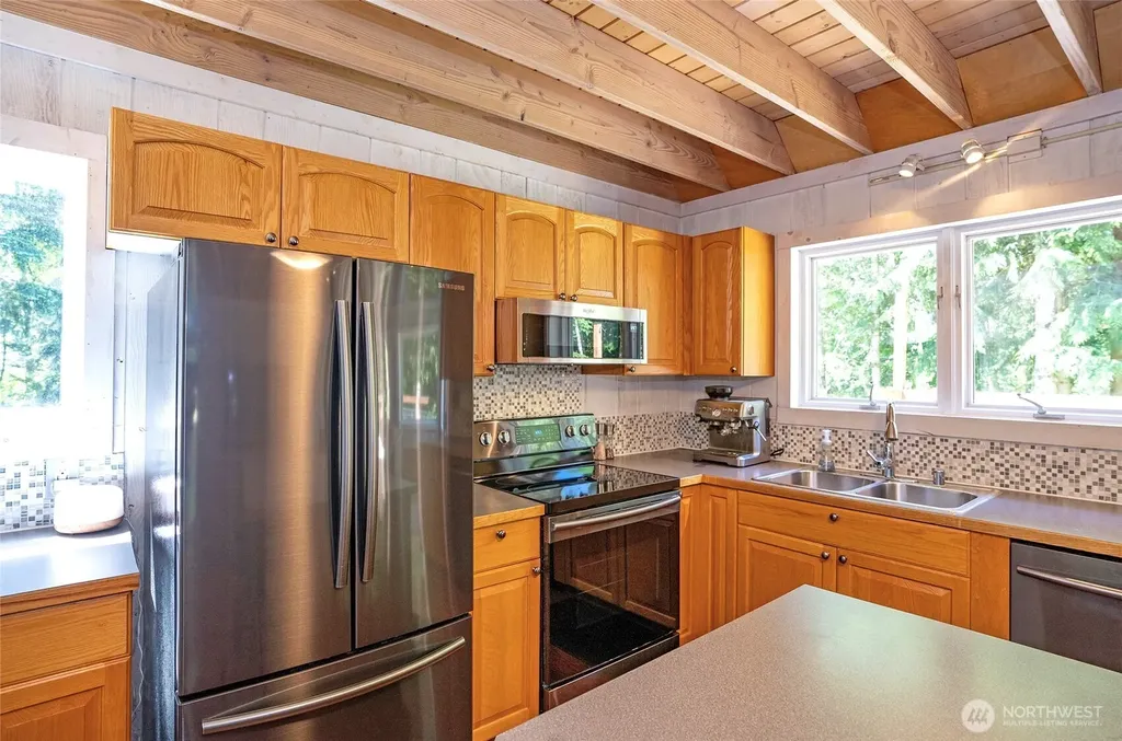 9393 Phillips Road SE Port Orchard WA 98367