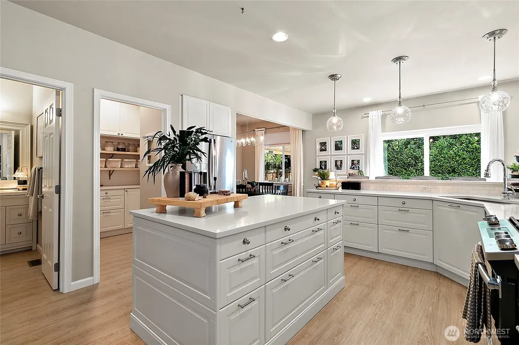 20407 SE 261st Place Covington WA 98042