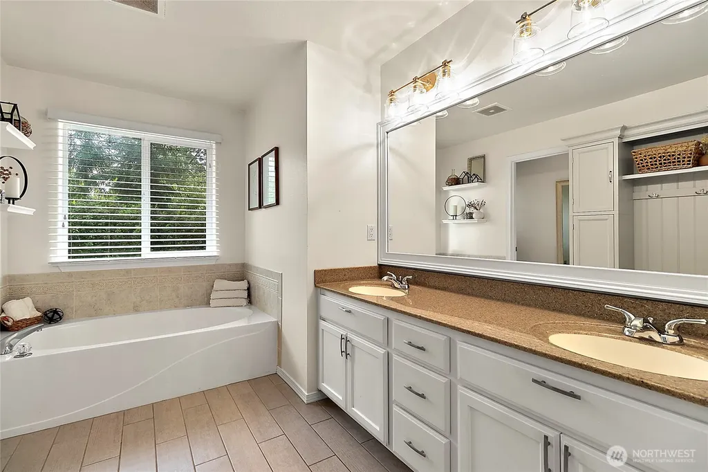20407 SE 261st Place Covington WA 98042