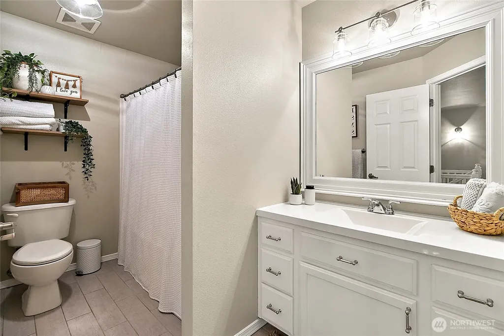 20407 SE 261st Place Covington WA 98042