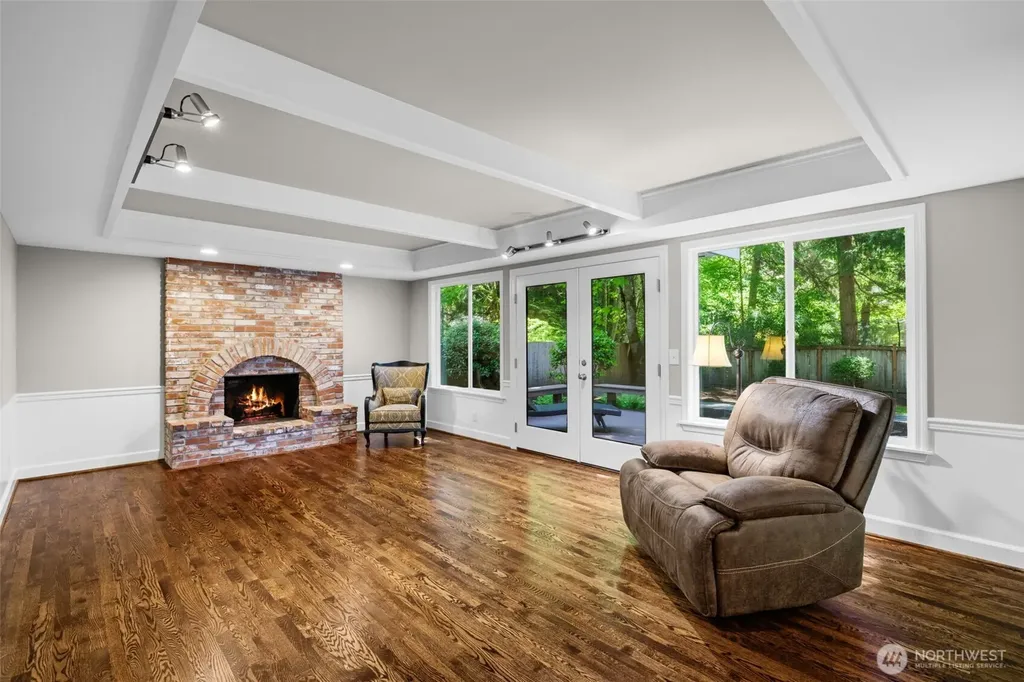 22201 NE 28th Place Sammamish WA 98074