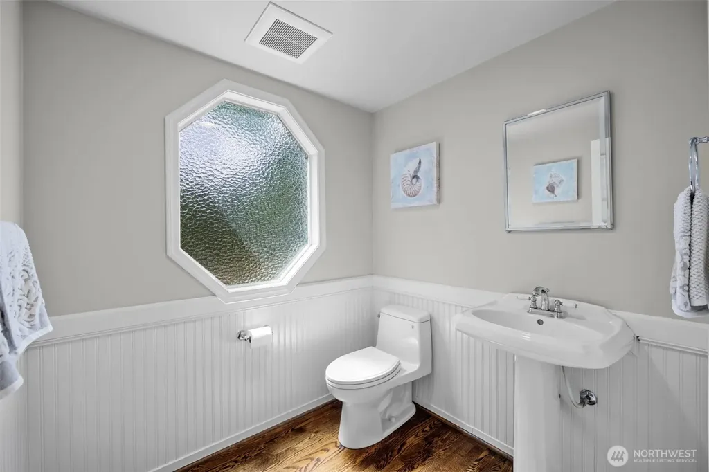 22201 NE 28th Place Sammamish WA 98074