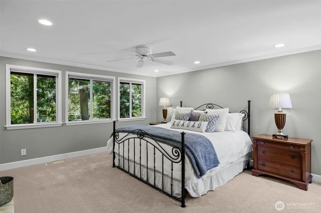 22201 NE 28th Place Sammamish WA 98074
