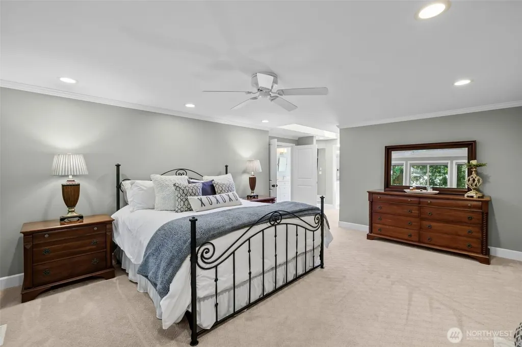 22201 NE 28th Place Sammamish WA 98074