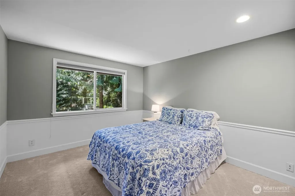 22201 NE 28th Place Sammamish WA 98074