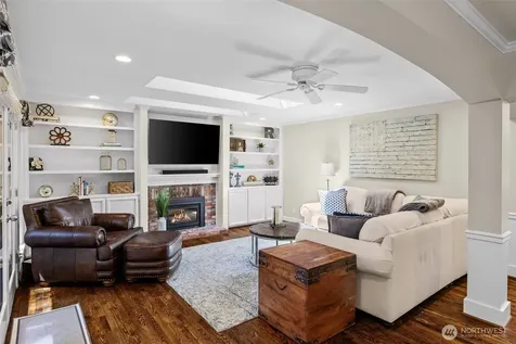 22201 NE 28th Place Sammamish WA 98074