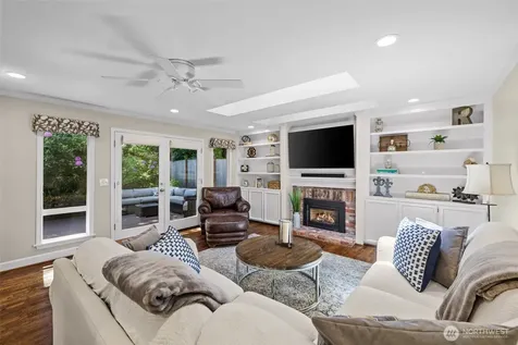 22201 NE 28th Place Sammamish WA 98074