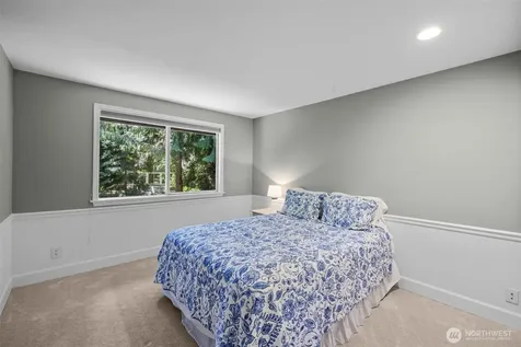 22201 NE 28th Place Sammamish WA 98074