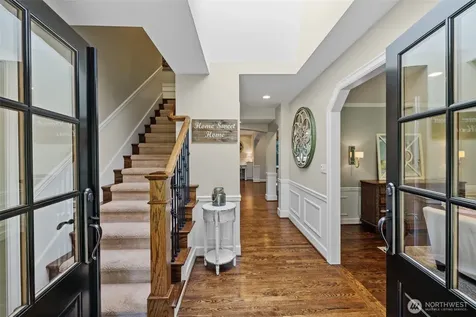 22201 NE 28th Place Sammamish WA 98074