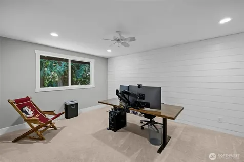 22201 NE 28th Place Sammamish WA 98074