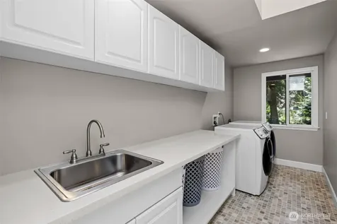 22201 NE 28th Place Sammamish WA 98074