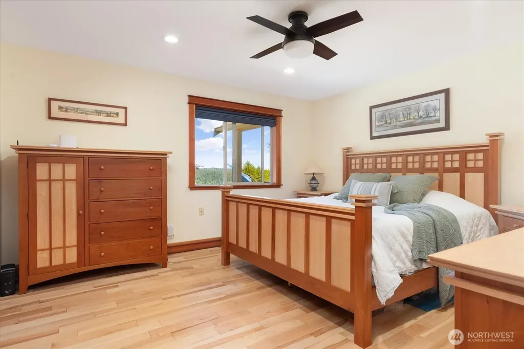 1355 Sealawn Boulevard Freeland WA 98249