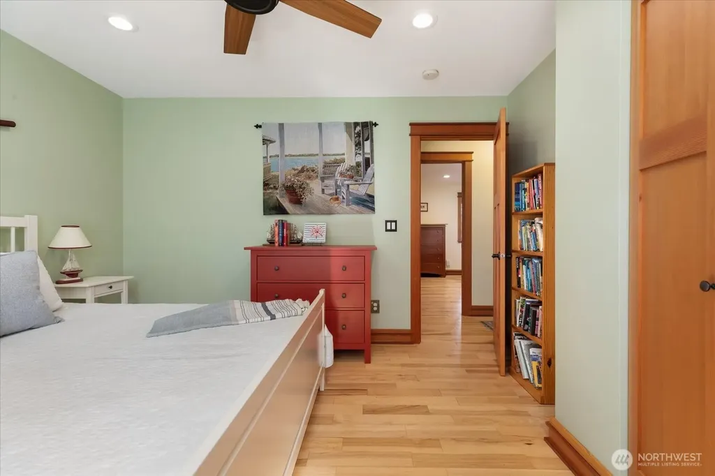 1355 Sealawn Boulevard Freeland WA 98249
