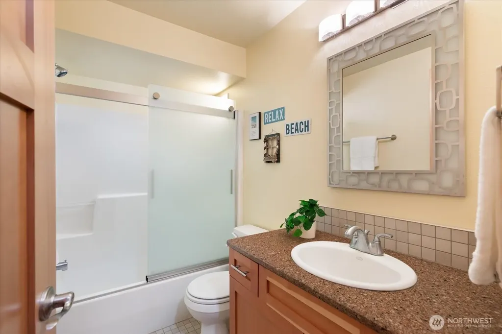 1355 Sealawn Boulevard Freeland WA 98249